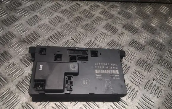 Mercedes-Benz CLS C219 Door control unit/module 2198200826 A2198200826