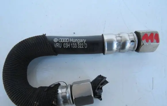 Audi Q7 4L Fuel return line/hose 03H133322D