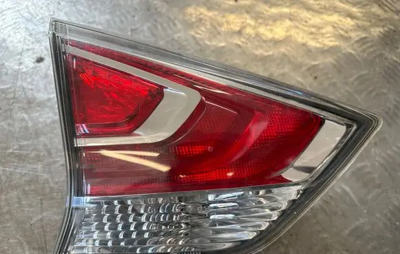 Nissan X-Trail T32 Tailgate rear/tail lights