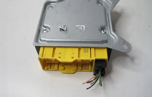 Honda Jazz Bonnet Pedestrian Airbag Actuator A1779000404