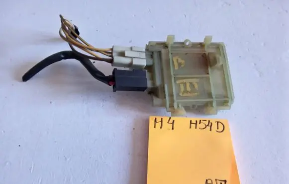 Volkswagen PASSAT B4 Heater blower motor/fan resistor 1212123