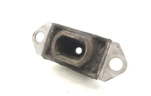 Nissan Qashqai Engine mount bracket