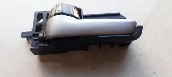 Suzuki SX4 Front door interior handle