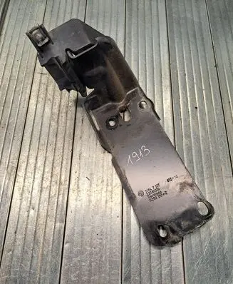 BMW X1 E84 Radiator mount bracket 51647117812 23781010 H260BDZ