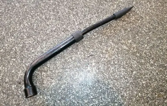 Ford Fusion II Wheel nut wrench 