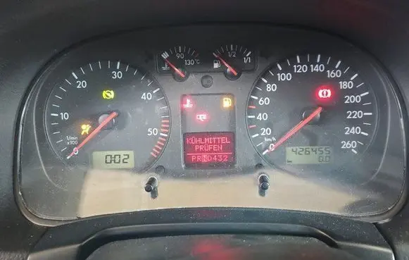 Speedometer (instrument cluster)