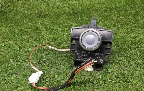 Mercedes-Benz C W204 Head unit multimedia control A2048700779 A2048701179 A2049020501
