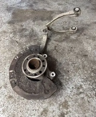 Mercedes-Benz E W213 Front wheel hub A2133324700