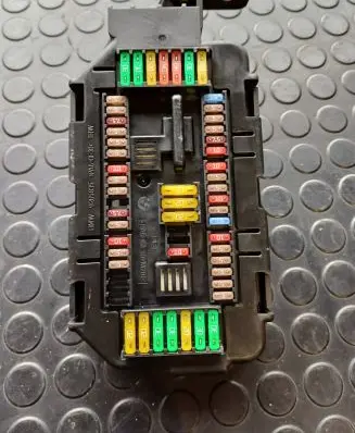 BMW X5 F15 Fuse module 9360371 10092015 19326000003