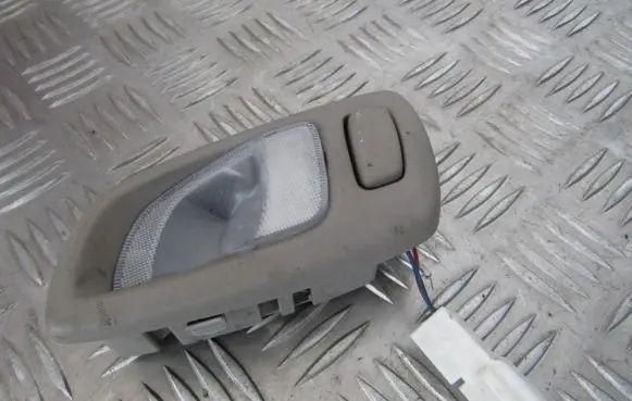 Hyundai XG Rear seat light
