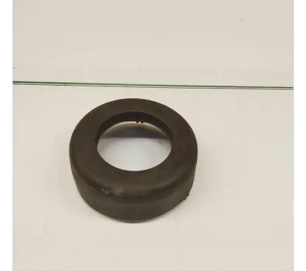 Mercedes-Benz E W124 Rear coil spring rubber mount 2013251044