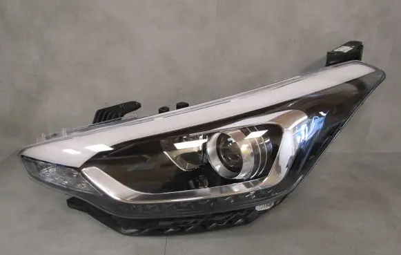 Hyundai i20 (GB IB) Headlight/headlamp HYUNDAII20SOCZEWKA