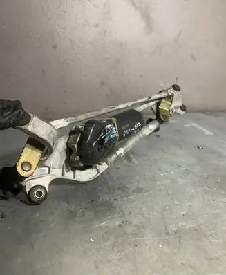 Nissan Primera Front wiper linkage and motor 28810AU310 1155602B