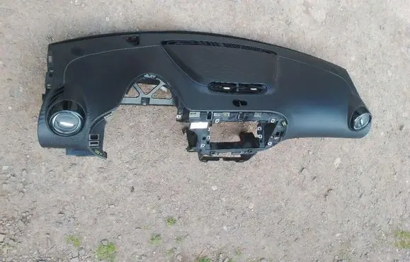Renault Twingo III Dashboard 681004210R