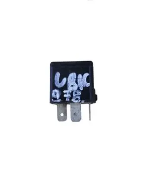 Volvo S40, V40 Other relay MB953381