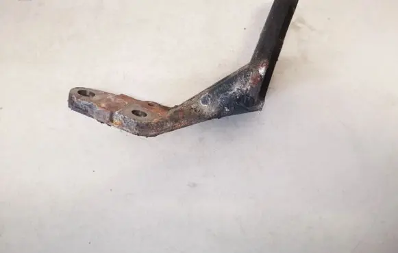 Toyota RAV 4 (XA30) Engine mounting bracket