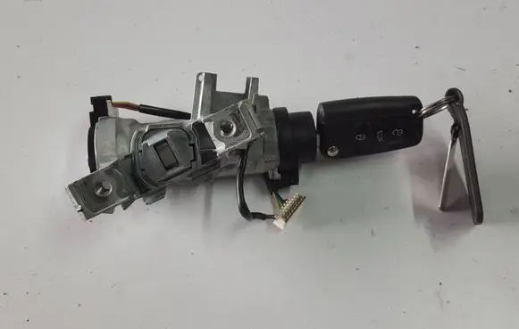 Volkswagen Golf VII Ignition lock 5Q0905865