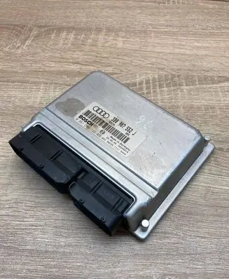 Audi A4 S4 B5 8D Engine control unit/module ECU 3B0907552J 0261206122