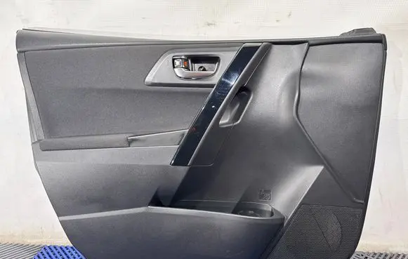 Toyota Auris E180 Front door card panel trim