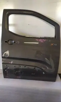 Opel Combo E Front door