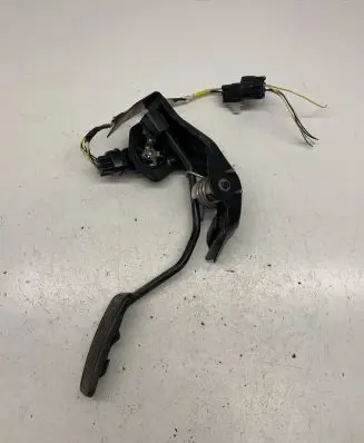 Toyota Avensis T250 Accelerator throttle pedal 7811135030