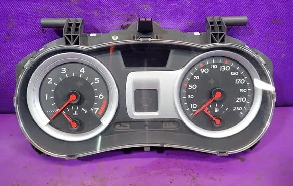 Renault Clio III Speedometer (instrument cluster) 
