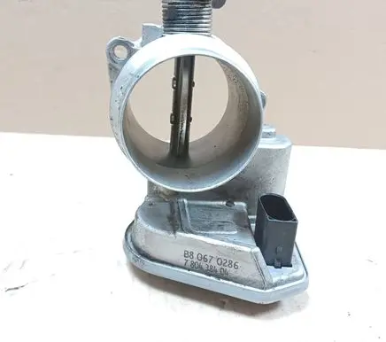 BMW 5 E60 E61 Throttle valve 7804384