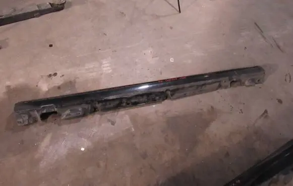 Mercedes-Benz C W204 Side skirt front trim 