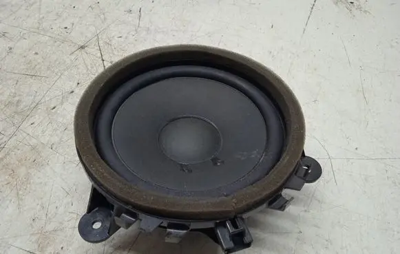 Volvo S60 Front door speaker 30657445