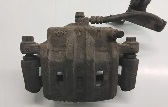Mitsubishi Outlander Front brake caliper MR370775