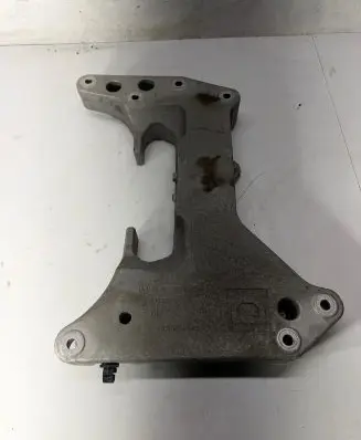 BMW 5 G30 G31 Gearbox mounting bracket 6861580 19044510