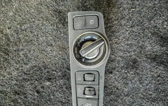Hyundai i40 Light switch 933003Z870