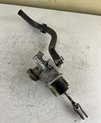 Nissan Almera Tino Clutch master cylinder