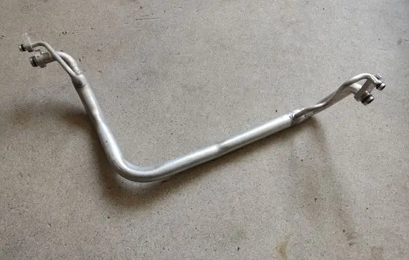 Air conditioning (A/C) pipe/hose
