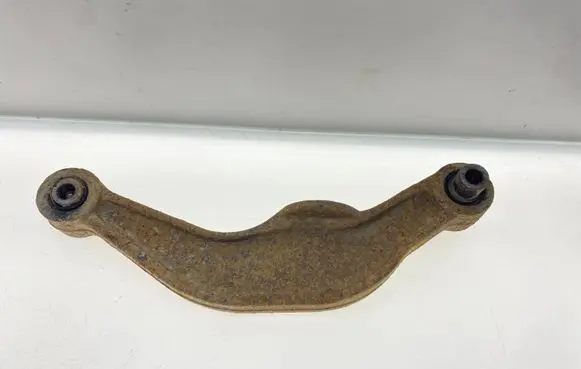 Subaru Outback Rear control arm 20250AE031 20250AE030 20250AE03A