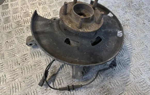 Opel Astra J Front wheel hub