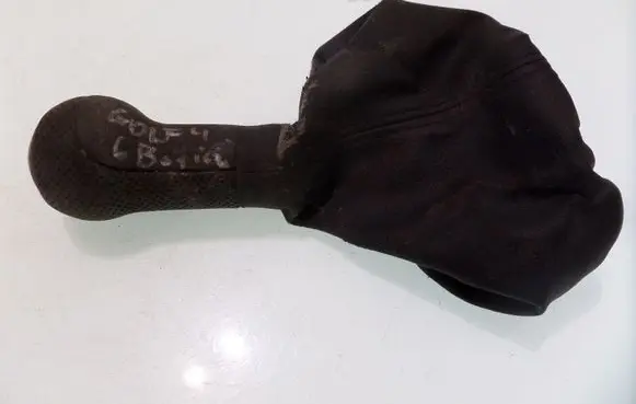 Volkswagen Golf IV Gear lever shifter trim leather/knob