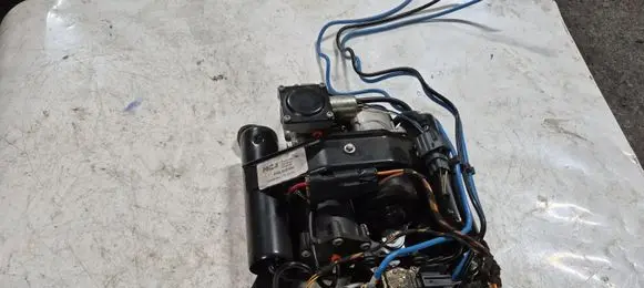 Land Rover Range Rover L322 Air suspension compressor/pump RQL500050