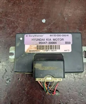 KIA Sportage Transfer box differential control unit 9544739984 4450000095H
