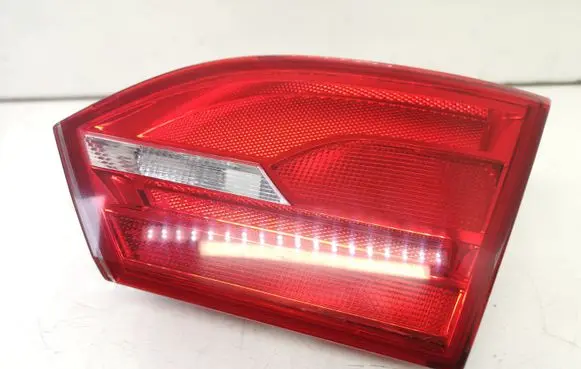 Tailgate rear/tail lights