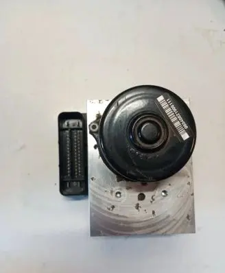 Volvo XC90 ABS Pump 30793445
