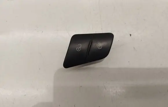 Volkswagen PASSAT B6 Central locking switch button 3C0962125B 261701 2617011