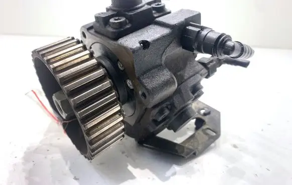Citroen C5 Fuel injection high pressure pump 0445010102