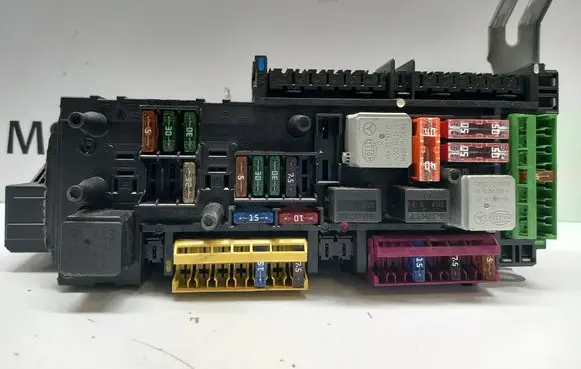 Mercedes-Benz E W212 SAM control unit A2129060205 2129060205 A2129014704