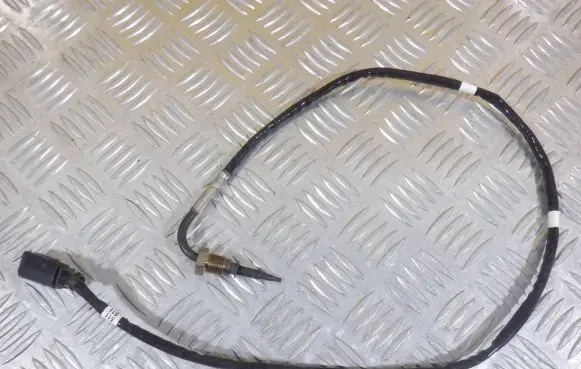 Volkswagen Touran III Exhaust gas temperature sensor 04L906088CE