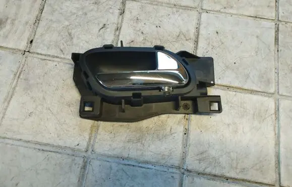 Peugeot 407 Front door interior handle