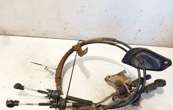 Gear shift cable linkage
