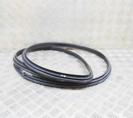 Toyota Land Cruiser (BJ70) Rubber seal front coupe door 6786260170