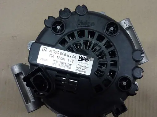 Mercedes-Benz CLS C218 AMG Generator/alternator FGN18S144