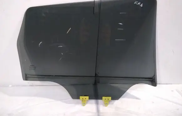 Nissan Qashqai Rear door window glass